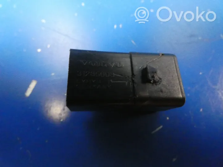 Volvo V60 USB jungtis 31276345