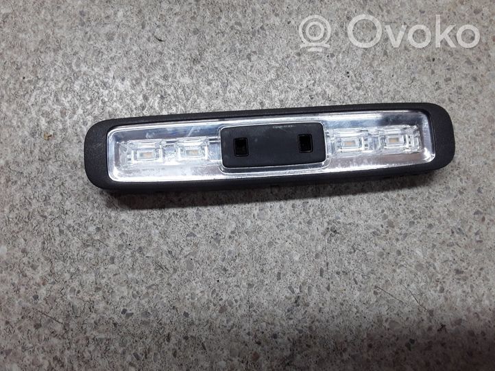 Mercedes-Benz C W205 Lampka podsufitki tylna A2389065100