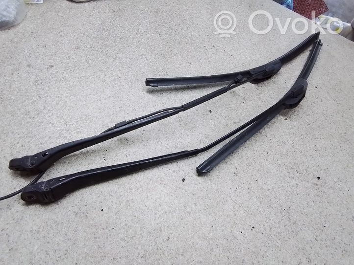 Cadillac STS Seville Front wiper blade arm 