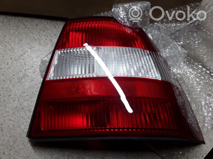 Opel Vectra B Lampa tylna 90512716