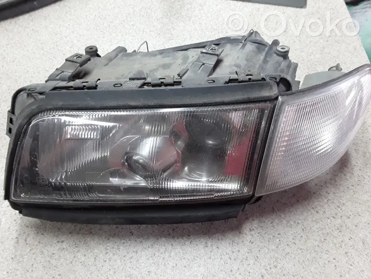 Audi A8 S8 D2 4D Lampa przednia 1305235230