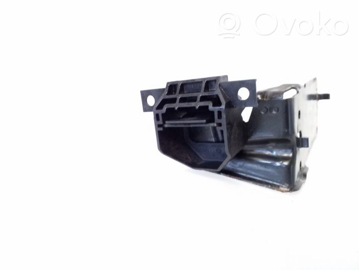 BMW 3 E90 E91 Staffa di montaggio del radiatore 711781110