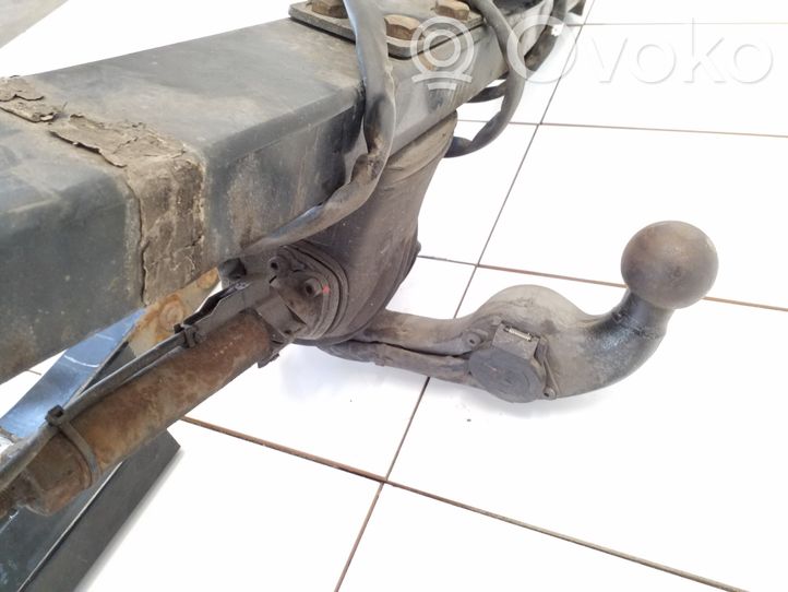W211 tow bar top
