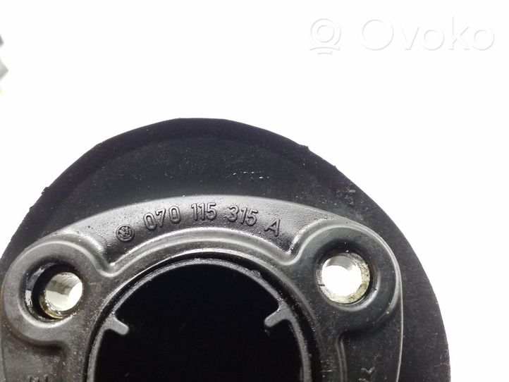 Volkswagen Transporter - Caravelle T5 Oil fill pipe 070115308G