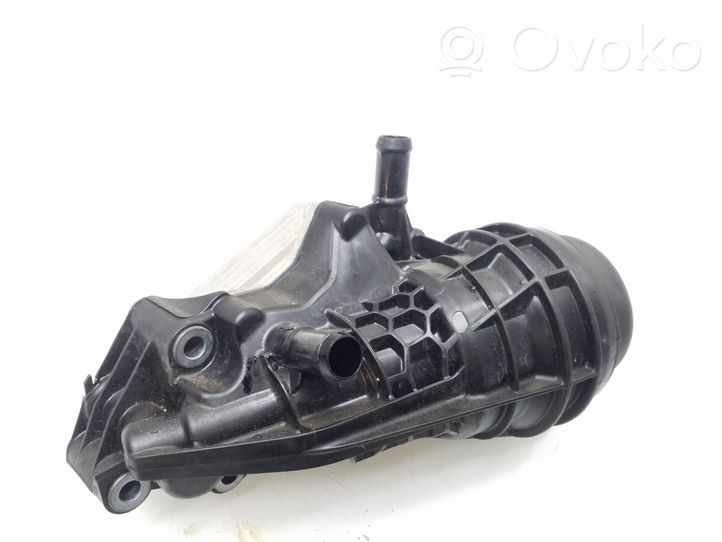 Mercedes-Benz CLA C117 X117 W117 Support de filtre à huile A2701800810