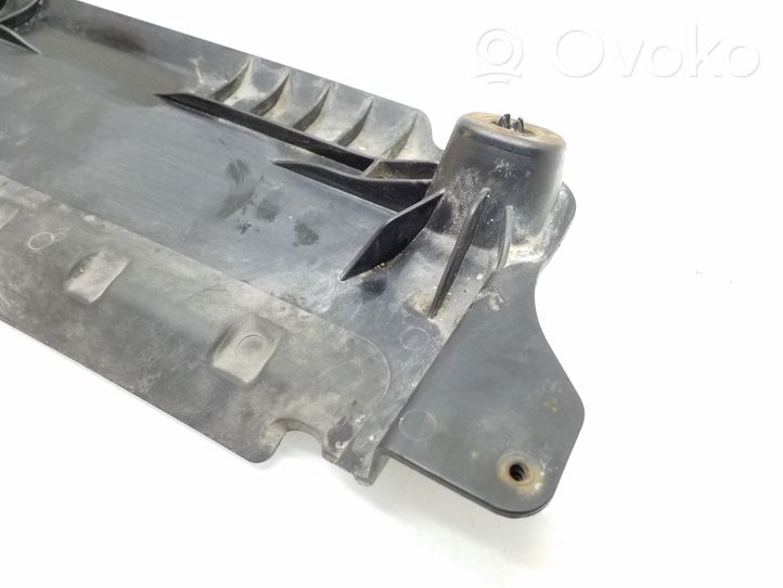 Audi A3 S3 8V Staffa del pannello di supporto del radiatore parte superiore 8V5825230A