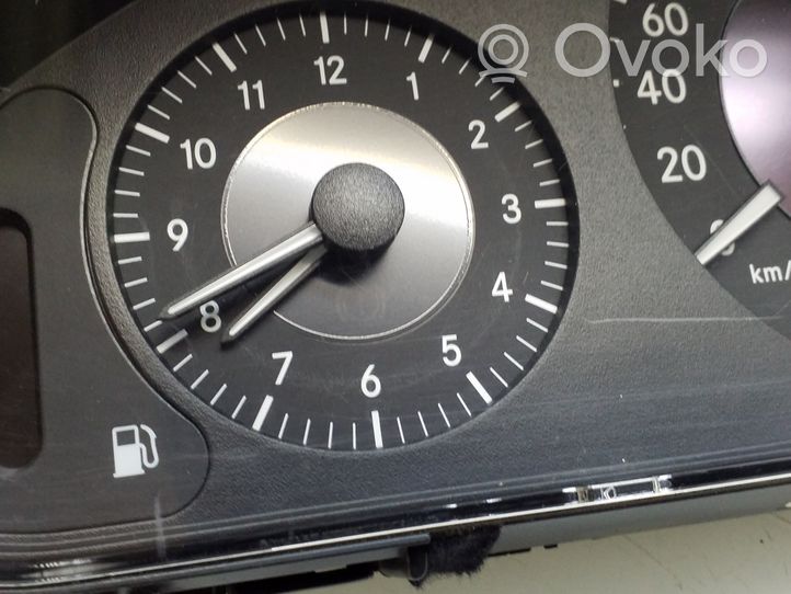 Mercedes-Benz E W211 Compteur de vitesse tableau de bord A2115400347