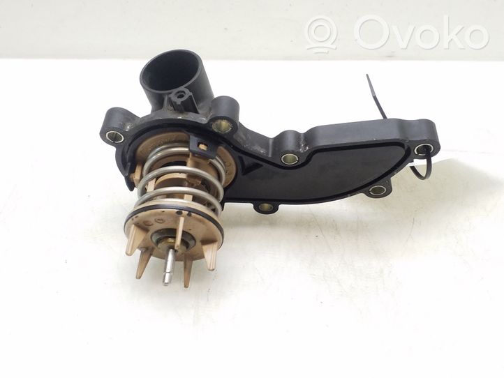 Audi A5 8T 8F Termostato/alloggiamento del termostato 06E121111AL