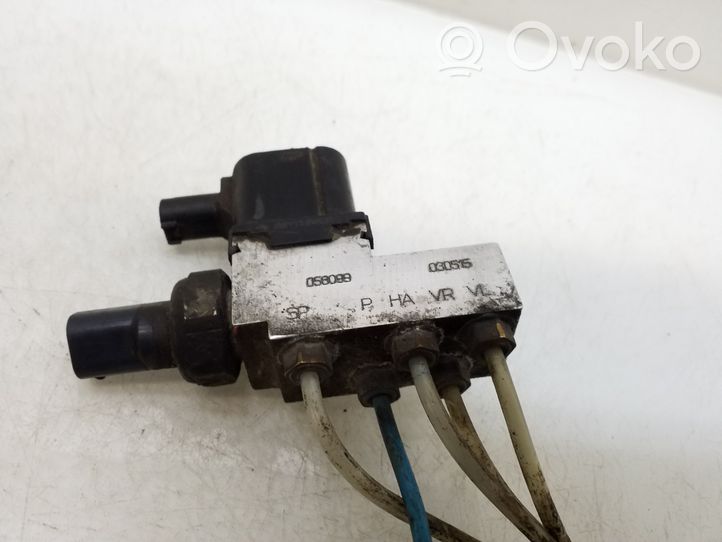 Mercedes-Benz E W211 Blocco valvola della sospensione pneumatica A2113200158