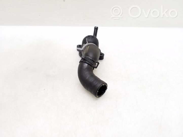 Volkswagen Touran III Tuyau de liquide de refroidissement moteur 5Q0122157AJ