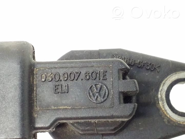 Volkswagen Golf VI Czujnik pozycji wału rozrządu 030907601E