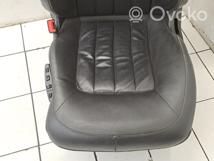 Mercedes-Benz CLS C218 X218 Salono komplektas 2128603502