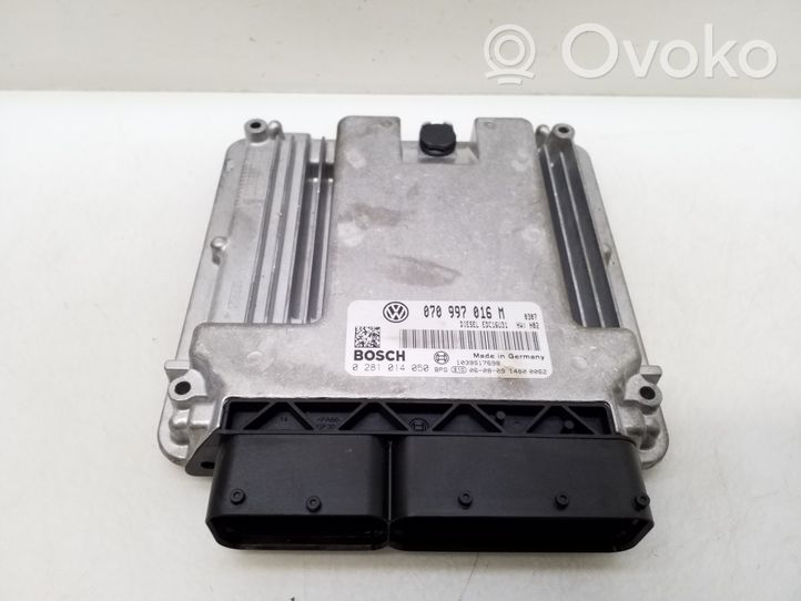 Volkswagen Transporter - Caravelle T5 Calculateur moteur ECU 070997016M