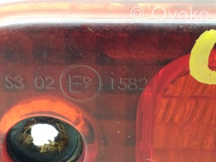 Ford Transit Réflecteur de feu arrière S302E91582