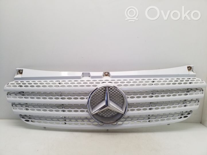 Mercedes-Benz Vito Viano W639 Grotelės priekinės A6398800185