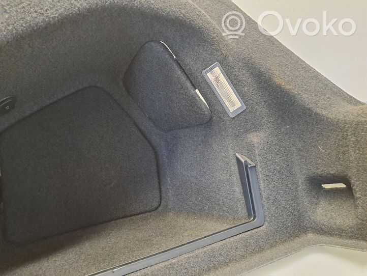 Volkswagen PASSAT CC Dolny panel schowka koła zapasowego 3C8867428C