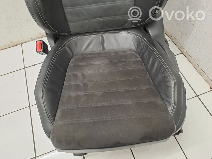 Volkswagen PASSAT CC Juego interior 3C8867012