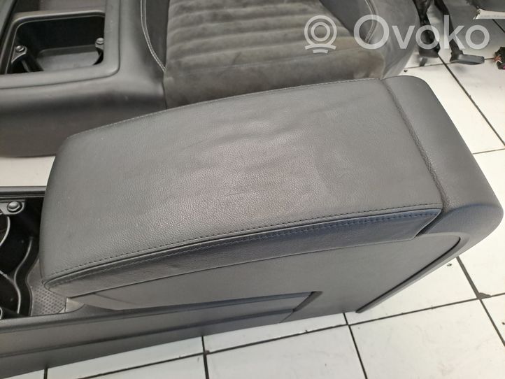 Volkswagen PASSAT CC Juego interior 3C8867012