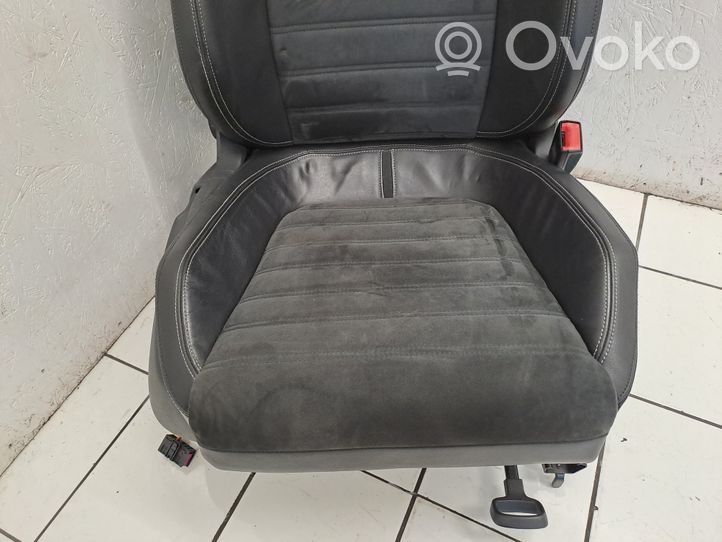 Volkswagen PASSAT CC Juego interior 3C8867012