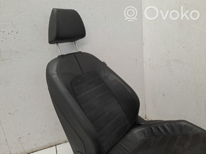 Volkswagen PASSAT CC Juego interior 3C8867012