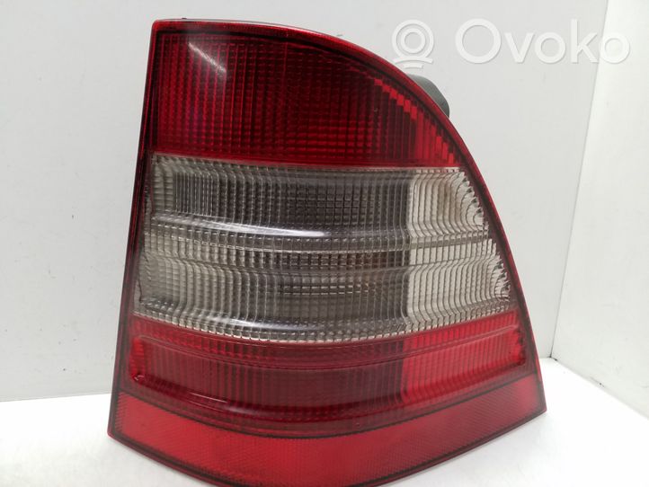 Mercedes-Benz ML W163 Lampy tylnej klapy bagażnika A1638200264