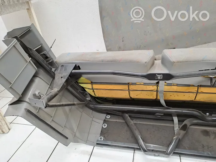 Volkswagen Transporter - Caravelle T5 Asiento trasero 7J0885775A