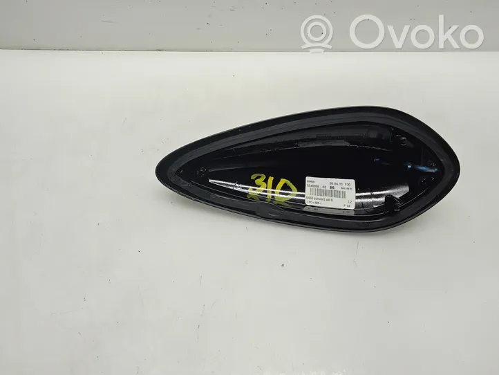 BMW 3 F30 F35 F31 Kattoantennin (GPS) suoja 9240968