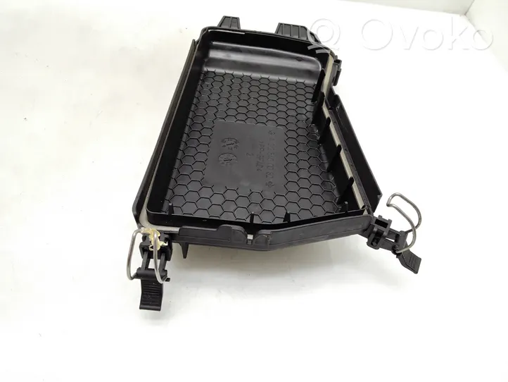 Mercedes-Benz E W212 Tapa de caja de fusibles A2125400082