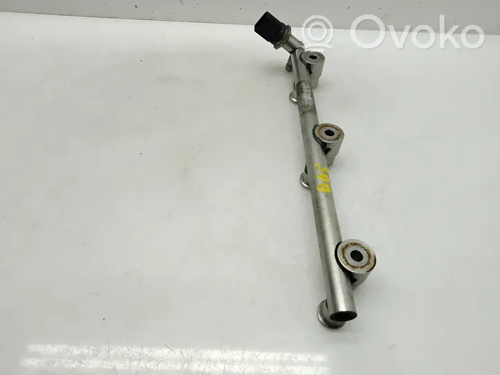 Volkswagen PASSAT CC Fuel main line pipe 03H133317B