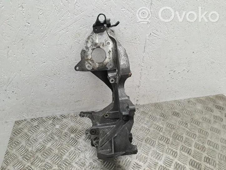 Seat Exeo (3R) Dzinēja nostiprināšanas stiprinājums-kronšteins 03L903139N