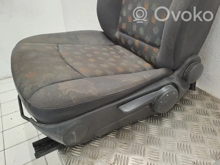 Mercedes-Benz Vito Viano W639 Fotel przedni kierowcy A6399105901