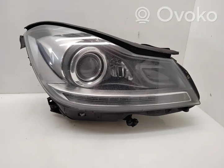 Mercedes-Benz C W204 Lampa przednia A2048205659