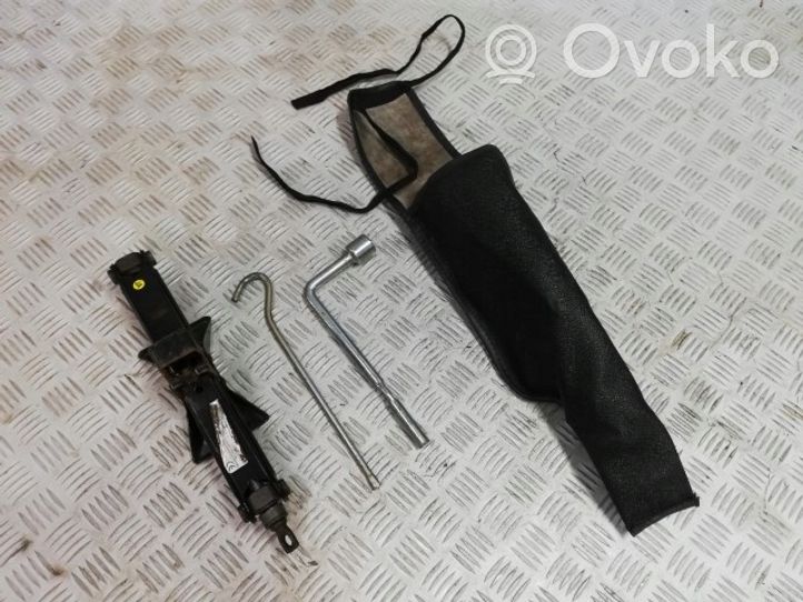 Daewoo Lacetti Tool set 