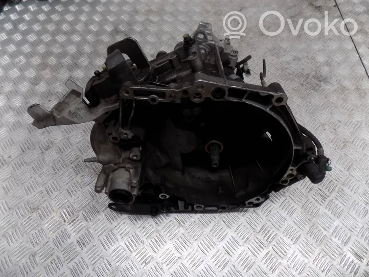 Peugeot 2008 II Manual 6 speed gearbox 20V253