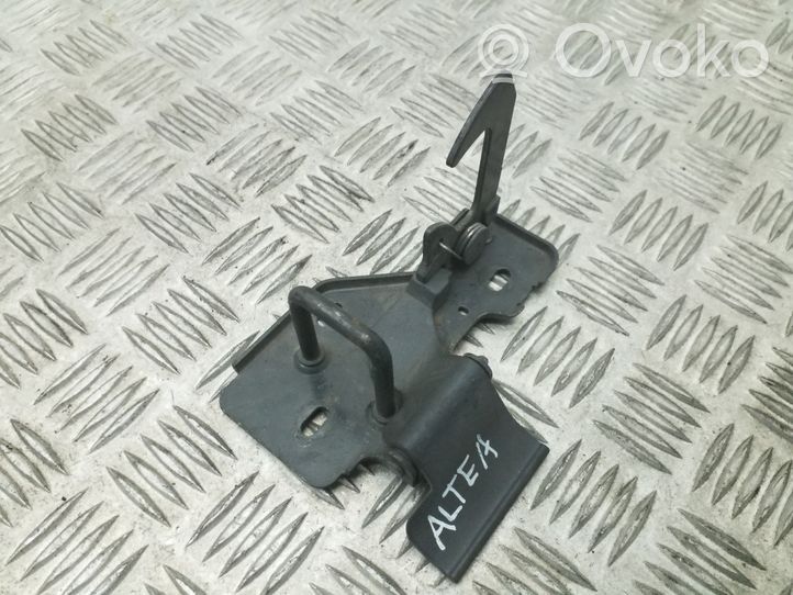 Seat Altea Kilpa variklio dangčio spynos 5P0823480