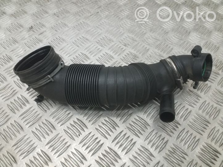 Volkswagen Tiguan Air intake hose/pipe 5N0129858