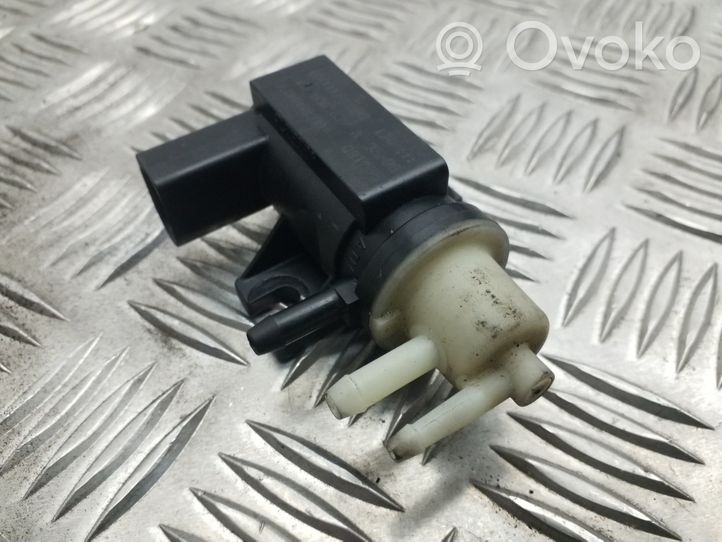 Audi A3 S3 A3 Sportback 8P Solenoidinis vožtuvas 1K0906627A