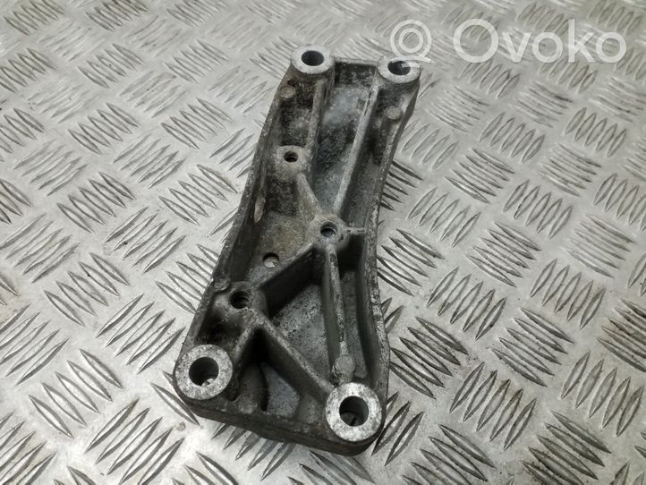 Audi A3 S3 A3 Sportback 8P Supporto di montaggio scatola del cambio 1K0199117