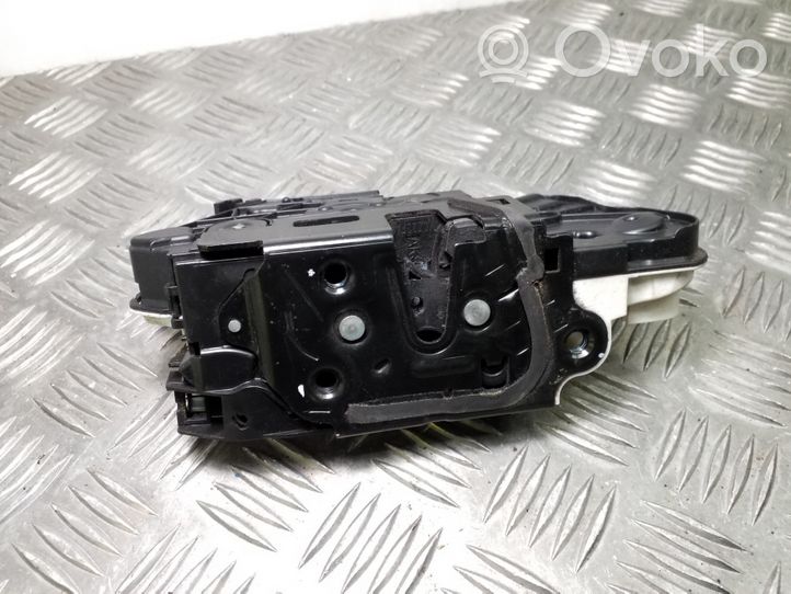 Volkswagen Tiguan Front door lock 5N2837016C