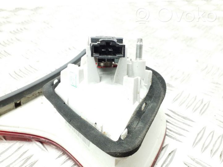 Audi A4 S4 B7 8E 8H Luci posteriori del portellone del bagagliaio 8E5945094A