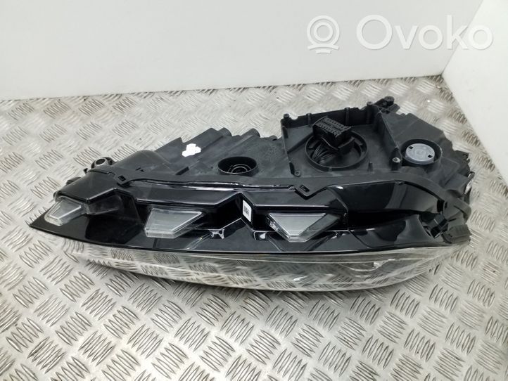 Volkswagen Golf Sportsvan Lampa przednia 90141153