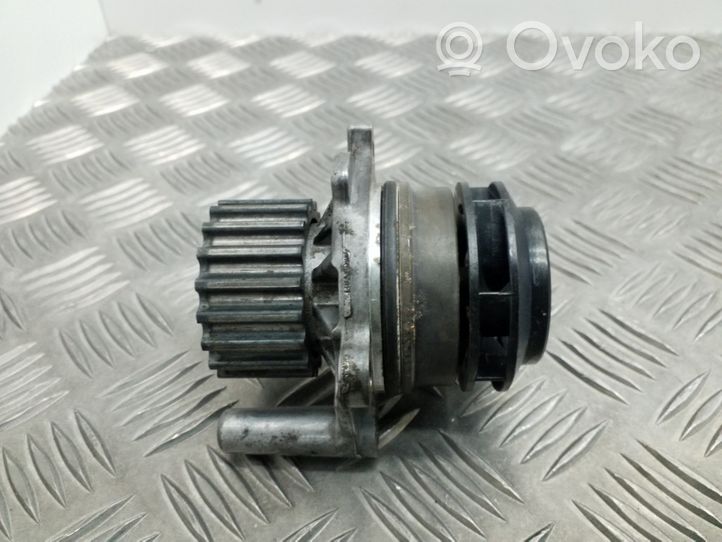 Volkswagen PASSAT B7 Kühlwasserpumpe Wasserpumpe 03L121019