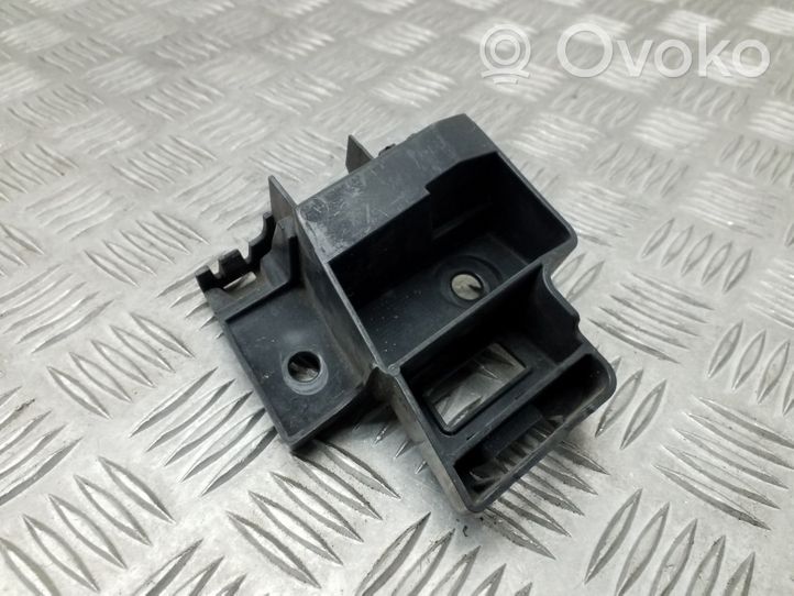 Volkswagen Golf VI Staffa angolare del supporto di montaggio del paraurti 5K6807394A