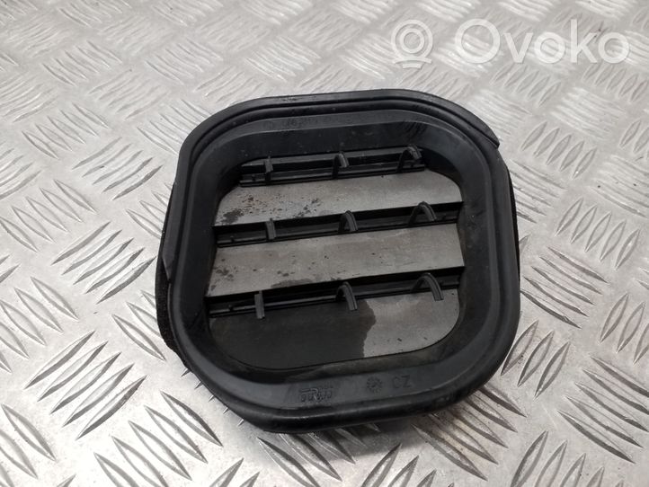 Volkswagen Touran II Quarter panel pressure vent 1T0819466C