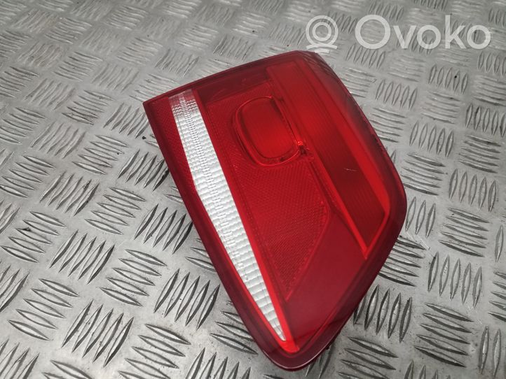 Volkswagen PASSAT B7 Lampy tylnej klapy bagażnika 3AF945093C