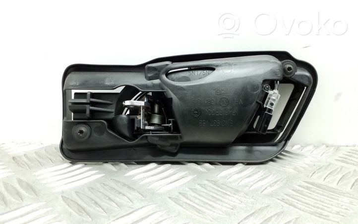 Volkswagen Tiguan Front door interior handle 5N0837198