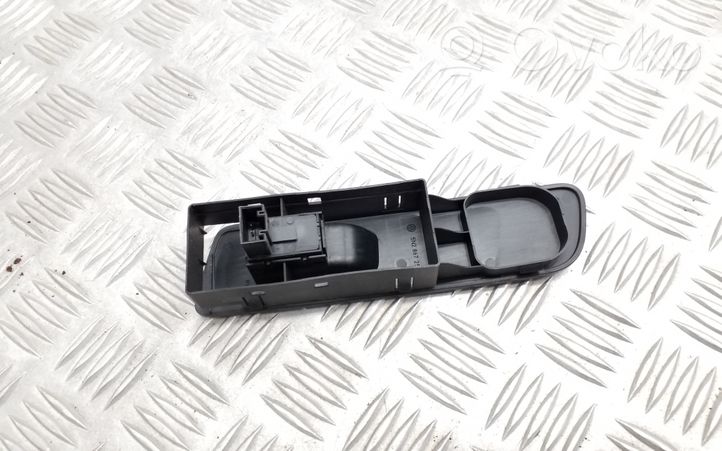 Volkswagen Tiguan Front door window switch trim 5N2867255A