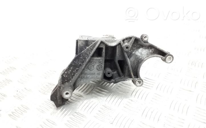 Audi A4 S4 B8 8K Ohjaustehostimen pumpun kannake 059145169AE