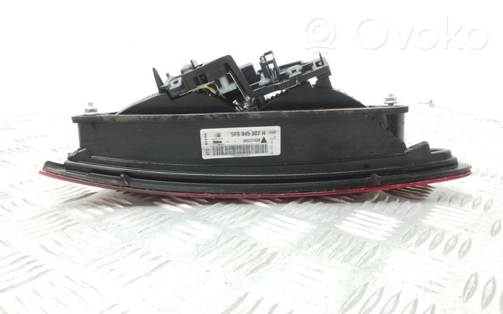 Seat Leon (5F) Aizmugurējais lukturis pārsegā 5F0945307H