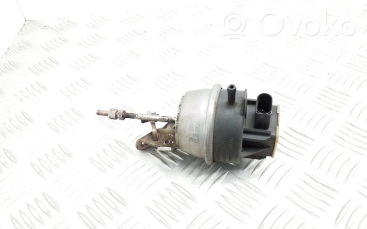 Audi A4 S4 B8 8K Turbinos elektrinis valdymo aktuatorius SMK306004